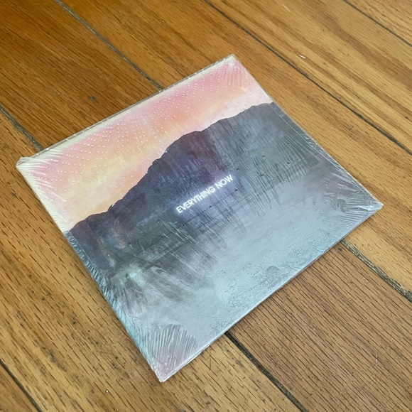 🎉 3/$10 - Arcade Fire “Everything Now” CD new in package - Picture 2 of 2